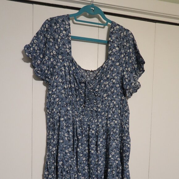BloomChic Dresses & Skirts - Bloomchic Blue Flower Dress